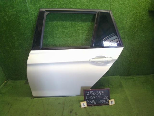 【中古】BMW 3シリーズ LDA-8C20 左リアドア 41 00 7 298 525 自社品番250375