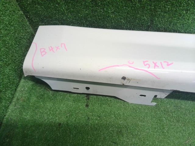 【中古】BMW 3シリーズ LDA-8C20 左サイドステップ スポイラー 51 77 8 056 579 自社品番250375