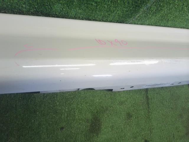 【中古】BMW 3シリーズ LDA-8C20 左サイドステップ スポイラー 51 77 8 056 579 自社品番250375