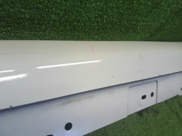 【中古】BMW 3シリーズ LDA-8C20 左サイドステップ スポイラー 51 77 8 056 579 自社品番250375