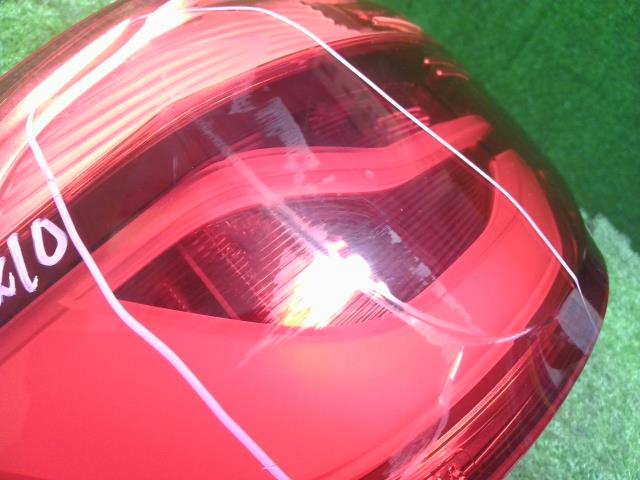 【中古】BMW 3シリーズ LDA-8C20 左テールランプ セット 63 21 7 372 209 自社品番250375