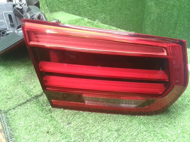【中古】BMW 3シリーズ LDA-8C20 左テールランプ セット 63 21 7 372 209 自社品番250375