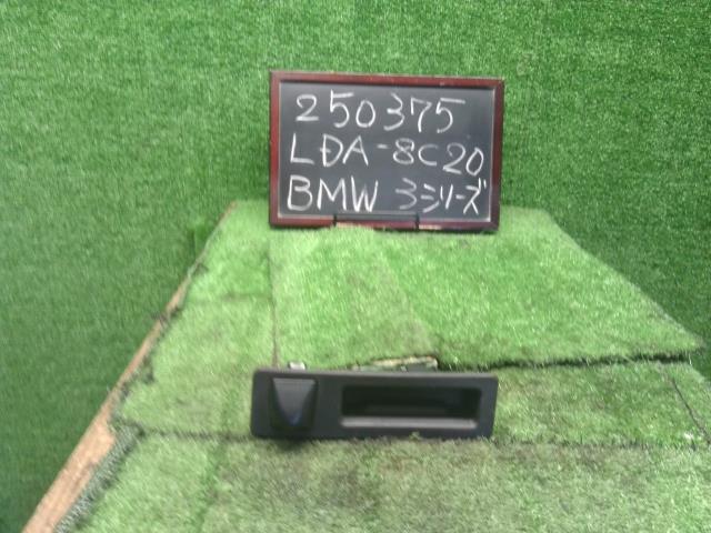【中古】BMW 3シリーズ LDA-8C20 バックドア リアゲート アウターハンドル カメラ付 51 24 7 463 162 自社品番250375