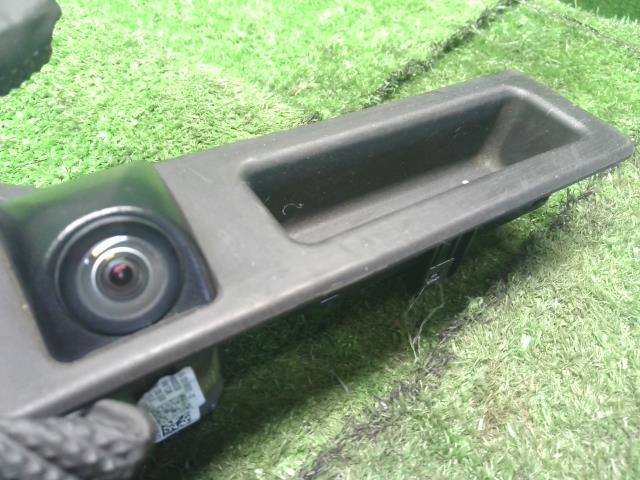 【中古】BMW 3シリーズ LDA-8C20 バックドア リアゲート アウターハンドル カメラ付 51 24 7 463 162 自社品番250375