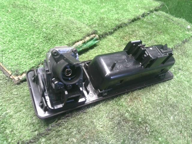 【中古】BMW 3シリーズ LDA-8C20 バックドア リアゲート アウターハンドル カメラ付 51 24 7 463 162 自社品番250375