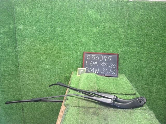 【中古】BMW 3シリーズ LDA-8C20 フロントワイパーアーム 61 61 9 465 076 自社品番250375