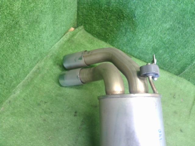 【中古】BMW 3シリーズ LDA-8C20 リア　マフラー 18 30 8 597 043 自社品番250375