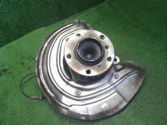 【中古】BMW 3シリーズ LDA-8C20 左フロントナックルハブ 31 21 6 792 287 自社品番250375