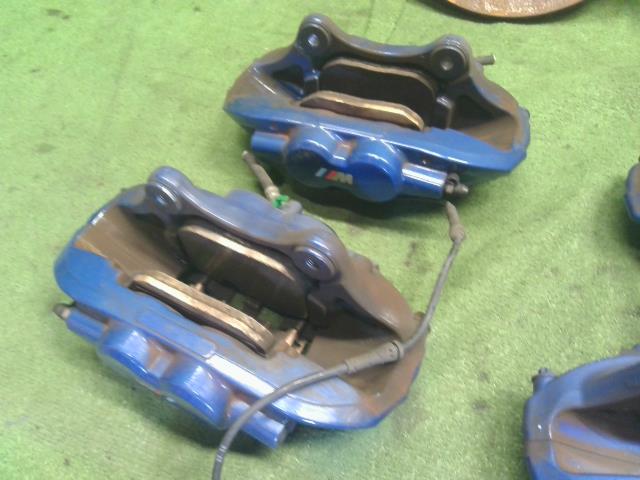 【中古】BMW 3シリーズ LDA-8C20 キャリパー ディスクローターセット 34 11 6 799 466 自社品番250375