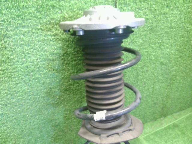 【中古】BMW 3シリーズ LDA-8C20 左フロントストラット 37 11 6 874 517 自社品番250375