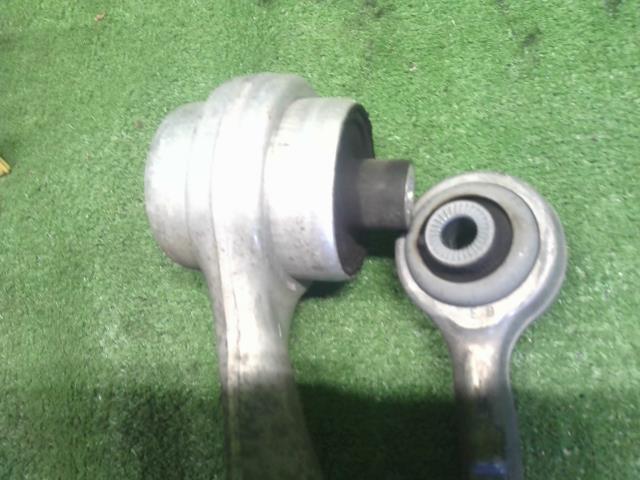 【中古】BMW 3シリーズ LDA-8C20 左フロントロアアーム 31 12 6 852 991 自社品番250375