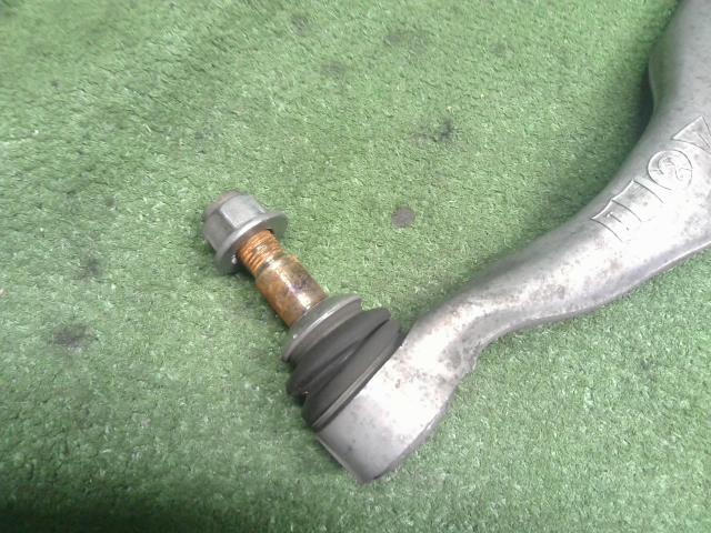 【中古】BMW 3シリーズ LDA-8C20 左フロントロアアーム 31 12 6 852 991 自社品番250375