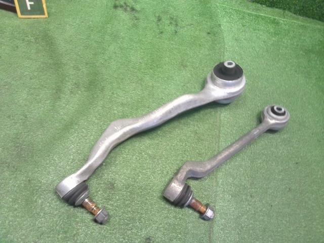 【中古】BMW 3シリーズ LDA-8C20 左フロントロアアーム 31 12 6 852 991 自社品番250375