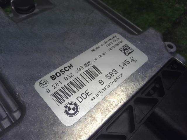 【中古】BMW 3シリーズ LDA-8C20 エンジンコンピューター ECU 8 589 145 01 自社品番250375