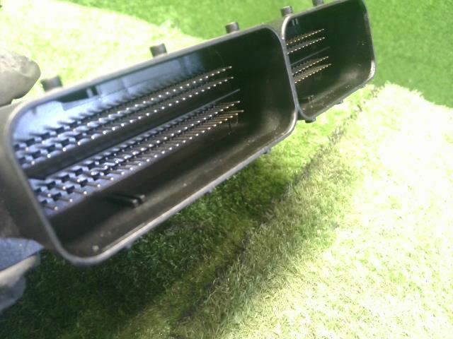 【中古】BMW 3シリーズ LDA-8C20 エンジンコンピューター ECU 8 589 145 01 自社品番250375