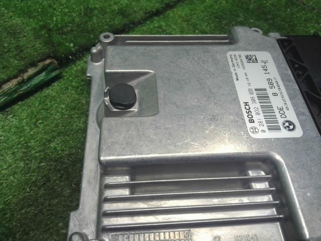 【中古】BMW 3シリーズ LDA-8C20 エンジンコンピューター ECU 8 589 145 01 自社品番250375