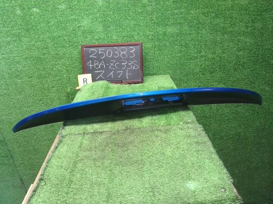 【中古】スイフト 4BA-ZC33S リアゲート バックドアスポイラー 83900-52R11-ZWG 自社品番250383 ZWG