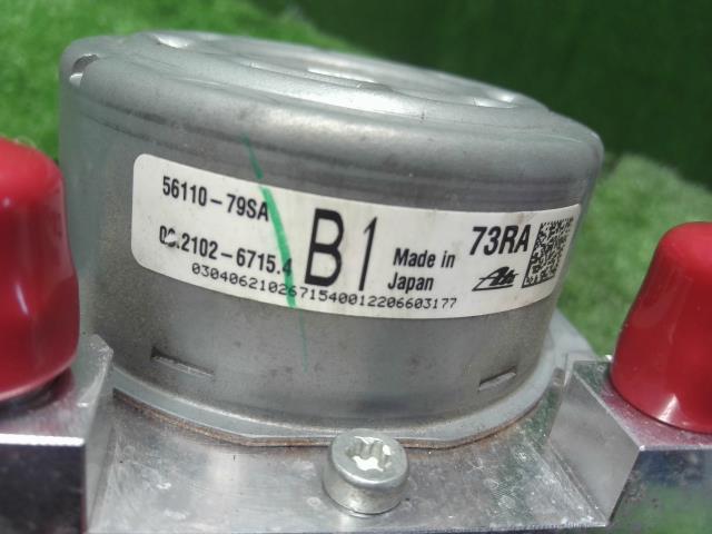 【中古】スイフト 4BA-ZC33S ＡＢＳアクチュエーター 56130-81SB0 自社品番250383 ZWG