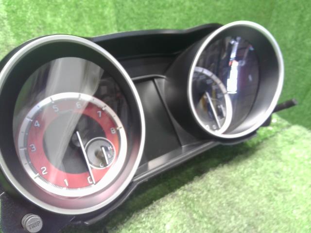 【中古】スイフト 4BA-ZC33S スピードメーター 34100-81S00 自社品番250383 ZWG