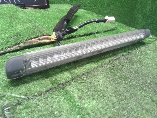 【中古】ｅＫスポーツ LA-H81W ハイマウントストップランプ  自社品番250388 A69