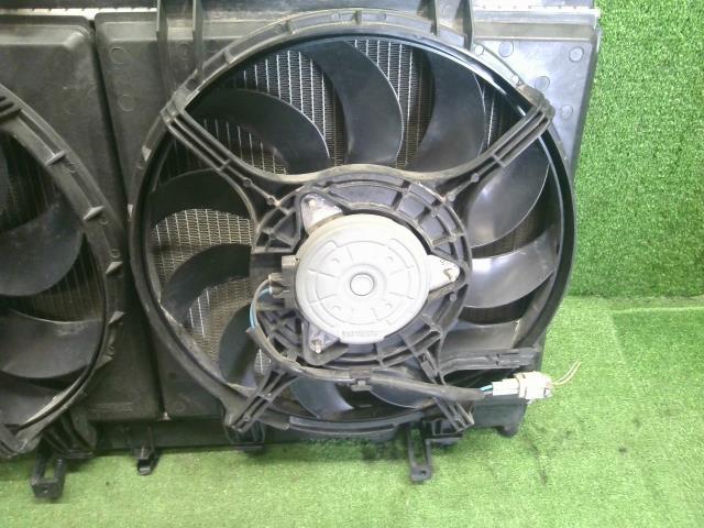 【中古】インプレッサ DBA-GJ7 ラジエーター 電動ファン 45119AG010 自社品番250389 F9T