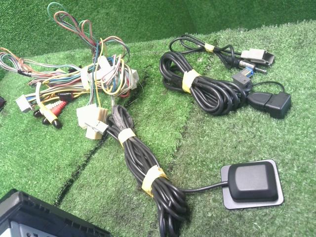 【中古】インプレッサ DBA-GJ7 カーナビゲーション CN-H500WD 自社品番250389 F9T