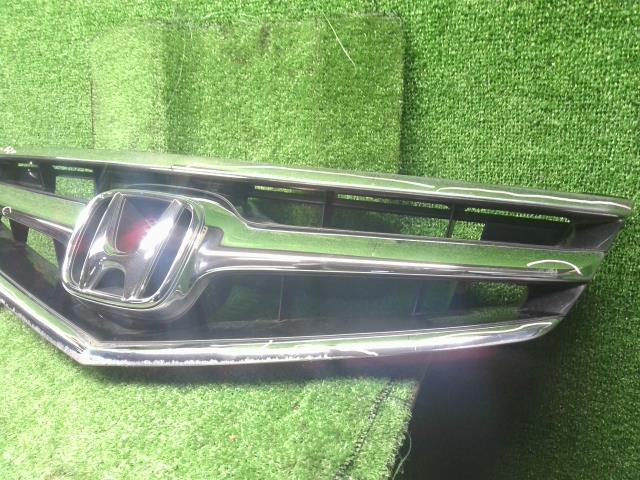 【中古】アコード DBA-CL7 ラジエーター フロントグリル 71121-SEA-013ZA 自社品番250395 NH624P