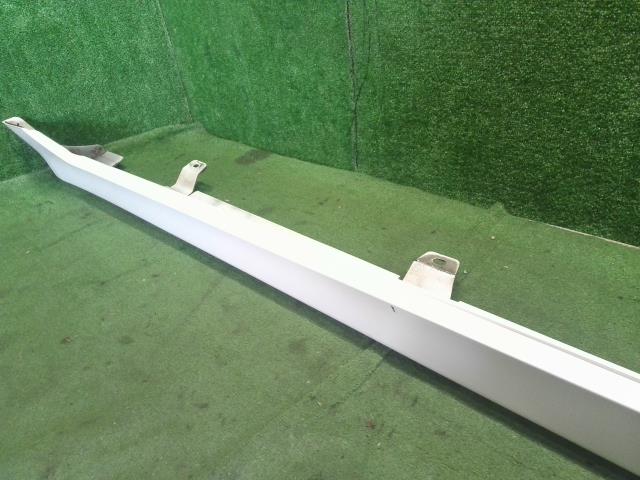 【中古】アコード DBA-CL7 右サイドステップ スポイラー 71800-SEA-911ZF 自社品番250395 NH624P