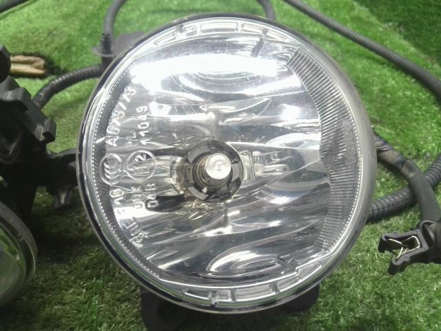 【中古】ルノー カングー ABA-KWK4M 左右 フォグランプ ライト 261500097R 自社品番250404