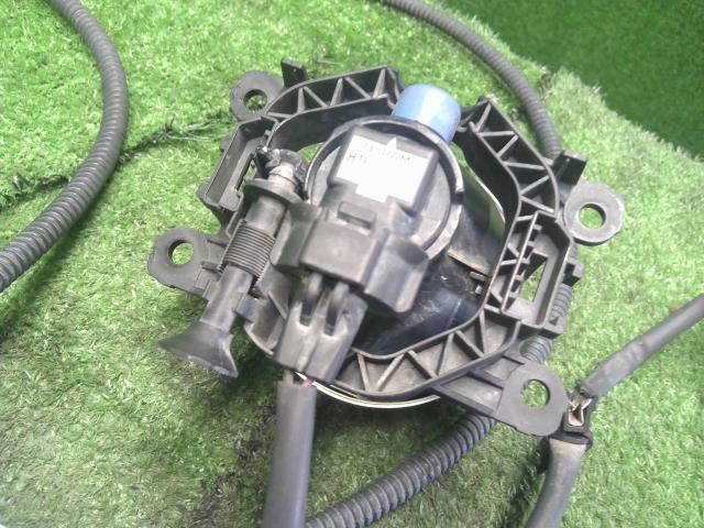 【中古】ルノー カングー ABA-KWK4M 左右 フォグランプ ライト 261500097R 自社品番250404