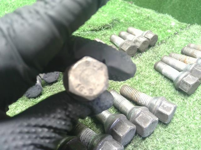 【中古】ルノー カングー ABA-KWK4M ホイールボルト 1台分  自社品番250404