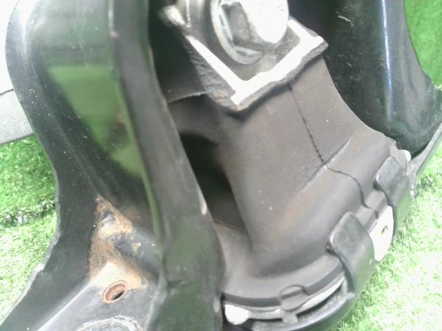 【中古】ルノー カングー ABA-KWK4M エンジンマウント 8200014931 自社品番250404