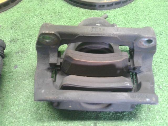 【中古】ルノー カングー ABA-KWK4M フロントディスクローター キャリパー 465017981R 自社品番250404