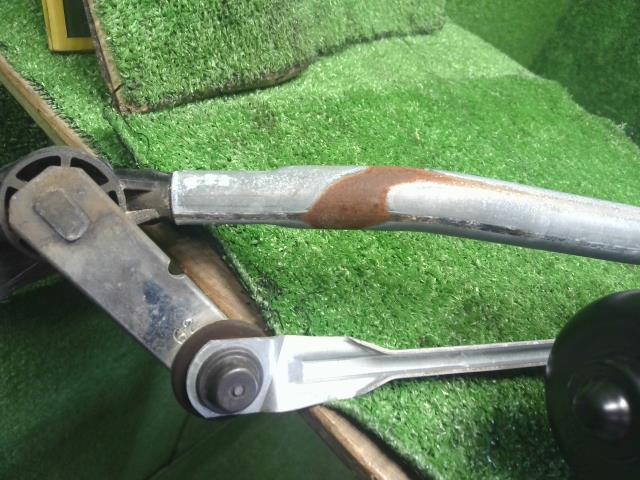 【中古】ルノー カングー ABA-KWK4M フロントワイパーモーター 8200409693 自社品番250404