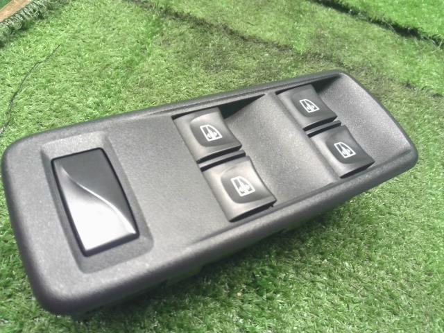 【中古】ルノー カングー ABA-KWK4M パワーウインドウ PWスイッチ  自社品番250404