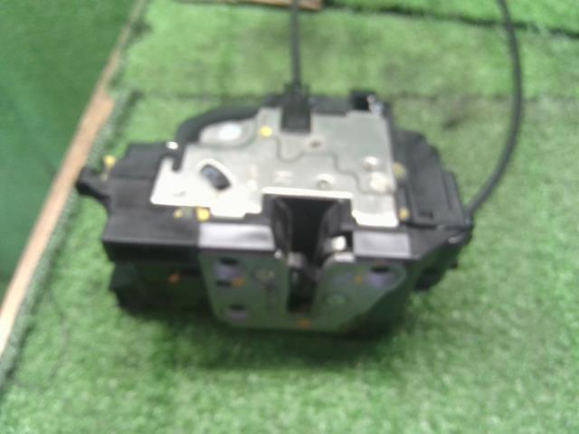 【中古】ルノー カングー ABA-KWK4M 右リアドアロック 8200542376 自社品番250404