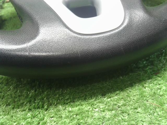 【中古】ルノー カングー ABA-KWK4M ステアリングホイール ハンドル 484006412R 自社品番250404