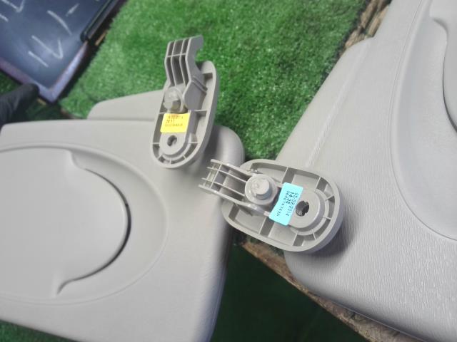 【中古】ルノー カングー ABA-KWK4M サンバイザー  自社品番250404