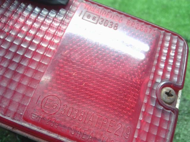 【中古】キャリィ GD-DB52T 右テールランプ 35603-60H00 自社品番250411 26U
