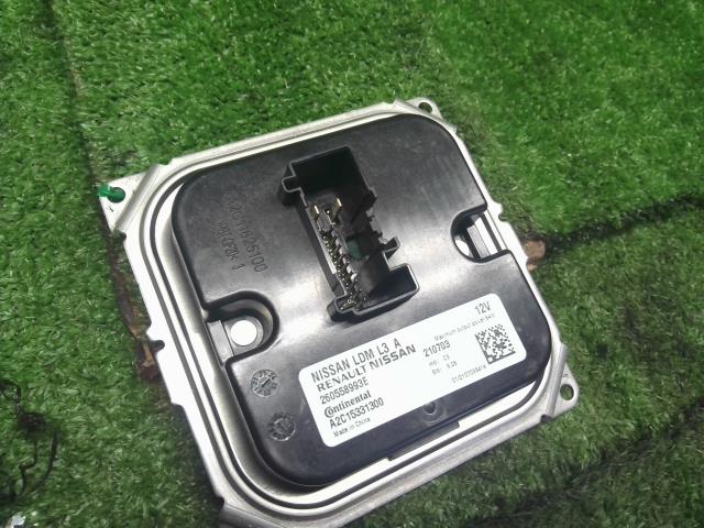 【中古】キックス 6AA-RP15 右 ヘッドライト ランプ コントロールユニット 26055-8993E 自社品番250422 QAB