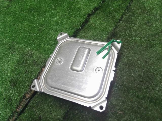 【中古】キックス 6AA-RP15 右 ヘッドライト ランプ コントロールユニット 26055-8993E 自社品番250422 QAB