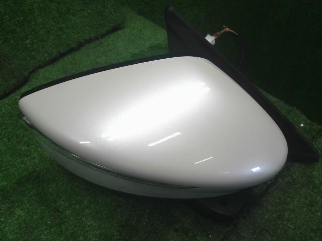 【中古】キックス 6AA-RP15 右ドアミラー サイドミラー 96301-5RY1C 自社品番250422 QAB