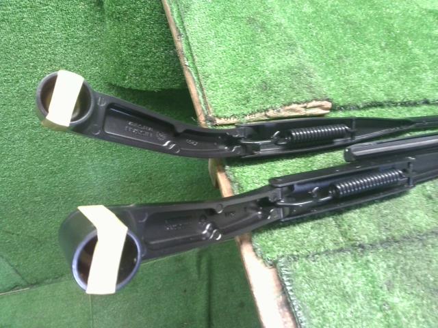 【中古】キックス 6AA-RP15 フロントワイパーアーム  28881-5RY0A 自社品番250422 QAB