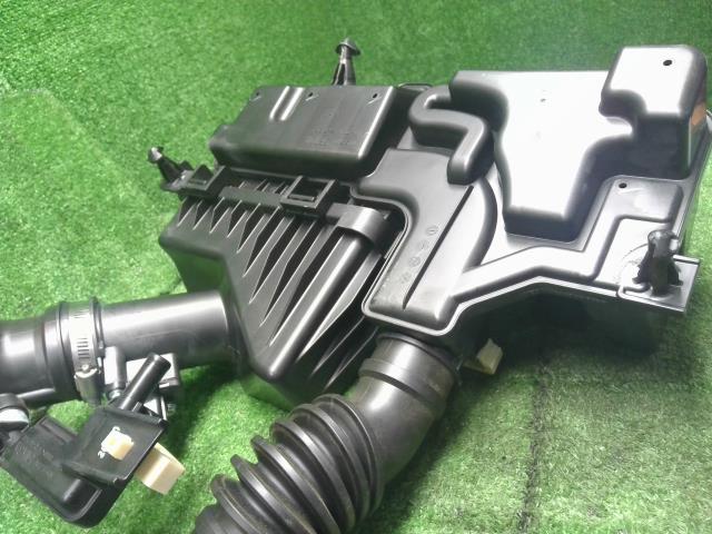 【中古】キックス 6AA-RP15 エアクリーナー 16500-5R70A 自社品番250422 QAB