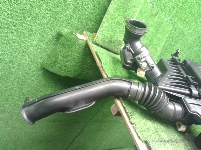 【中古】キックス 6AA-RP15 エアクリーナー 16500-5R70A 自社品番250422 QAB