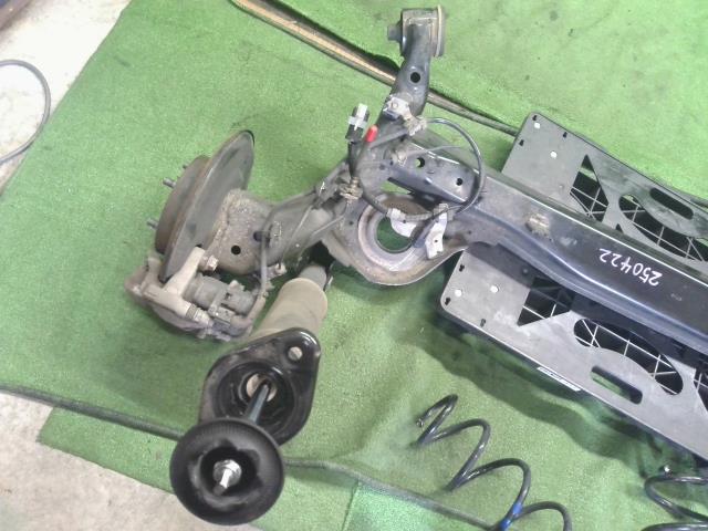 【中古】キックス 6AA-RP15 リアアクスルホーシング ショック スプリング  自社品番250422 QAB