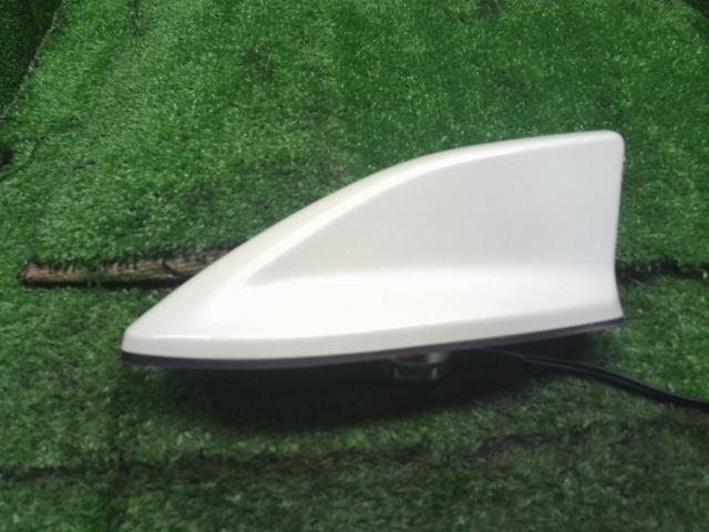 【中古】キックス 6AA-RP15 アンテナ 28208-5R70A 自社品番250422 QAB