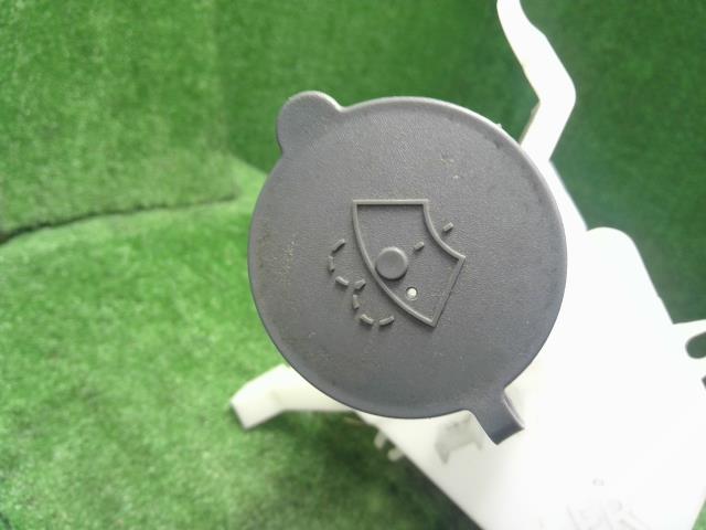 【中古】キックス 6AA-RP15 ウォッシャータンク 28910-5RY0A 自社品番250422 QAB