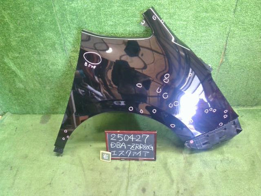 【中古】エスクァイア DBA-ZRR80G 右フロントフェンダー 53811-28180 自社品番250427 202