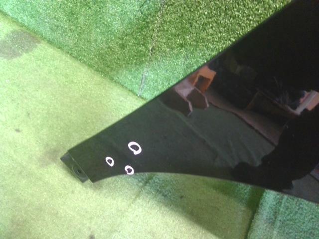 【中古】エスクァイア DBA-ZRR80G 右フロントフェンダー 53811-28180 自社品番250427 202